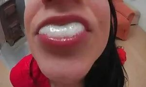 Nwa ọhụrụ na-amu amu ...